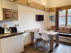 Studio rénové avec mezzanine, balcon, à 10 min des pistes – Val-d'Isère Centre - FR-1-518-123